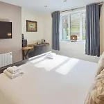 Aaron Guest house Whitby